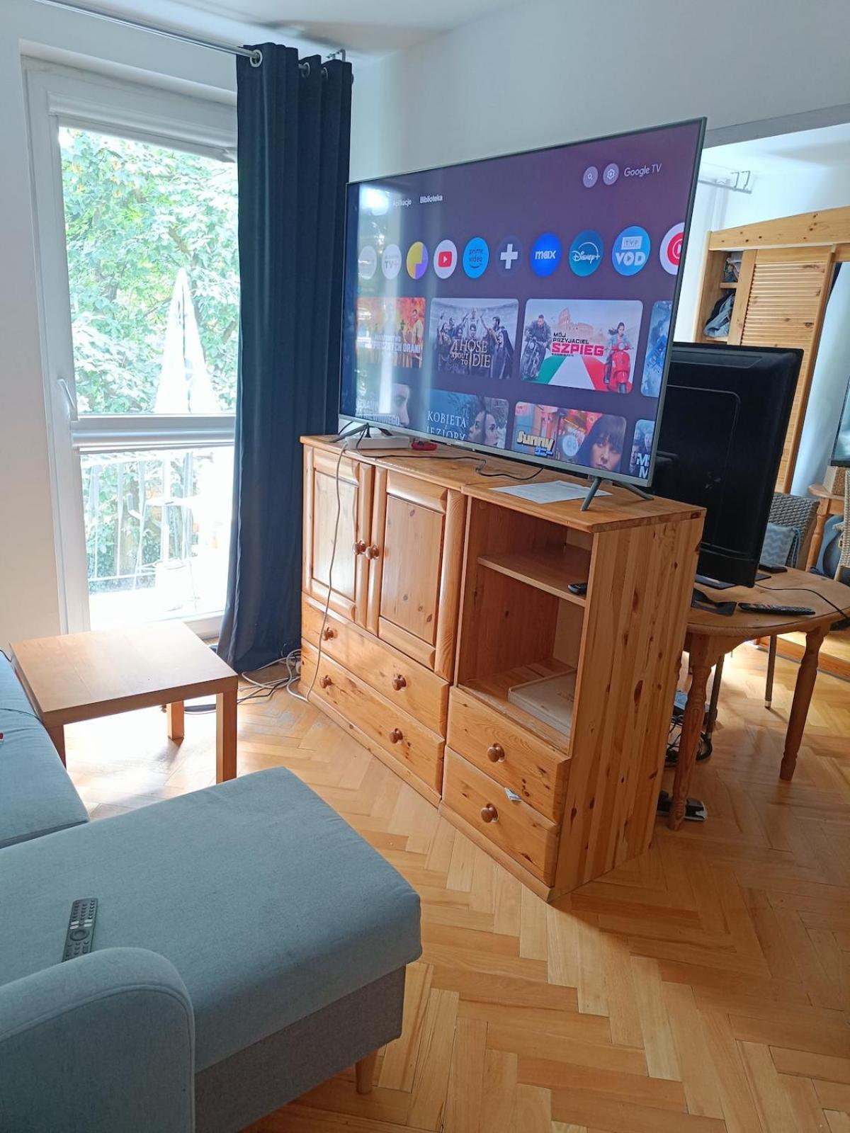 Spacious Near The Center Of 50m2 70' Tv Apartament Łódź